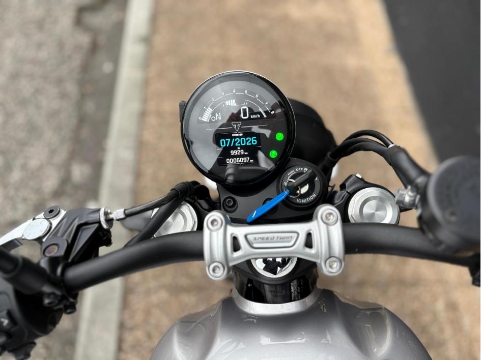 TRIUMPH SPEED TWIN 900 A2