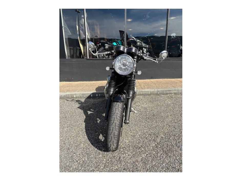 TRIUMPH THRUXTON 1200