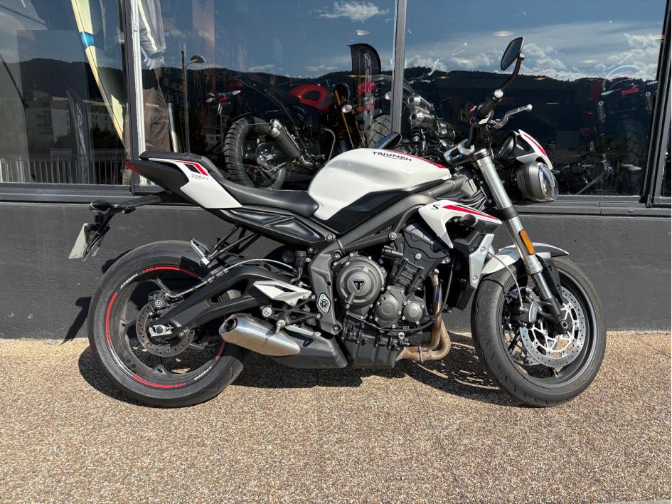 TRIUMPH STREET TRIPLE 660 S A2