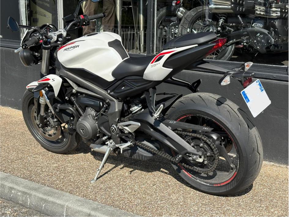 TRIUMPH STREET TRIPLE 660 S A2
