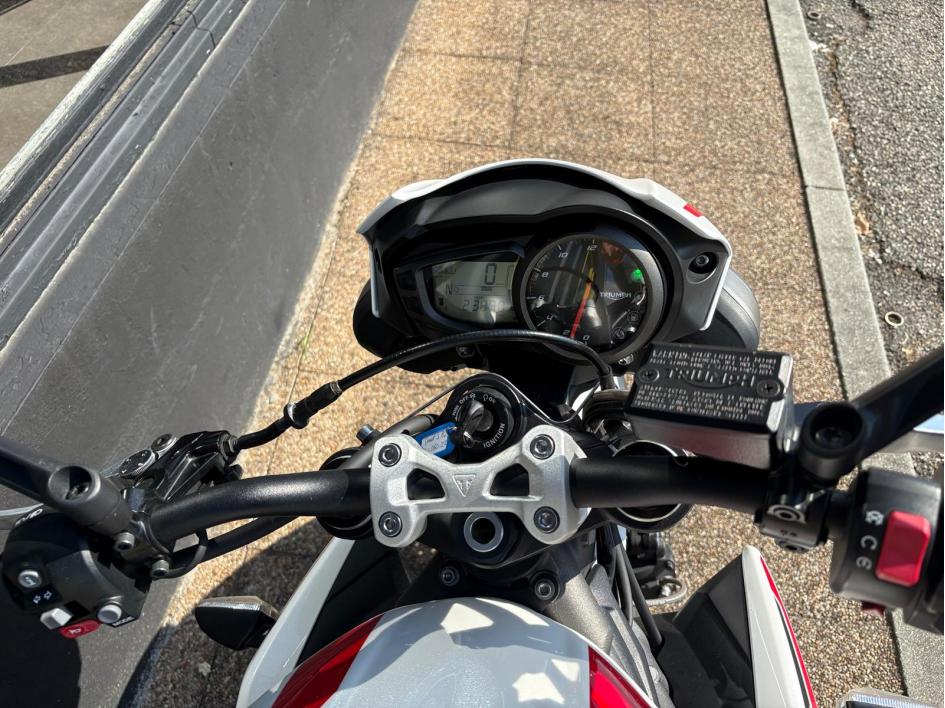 TRIUMPH STREET TRIPLE 660 S A2