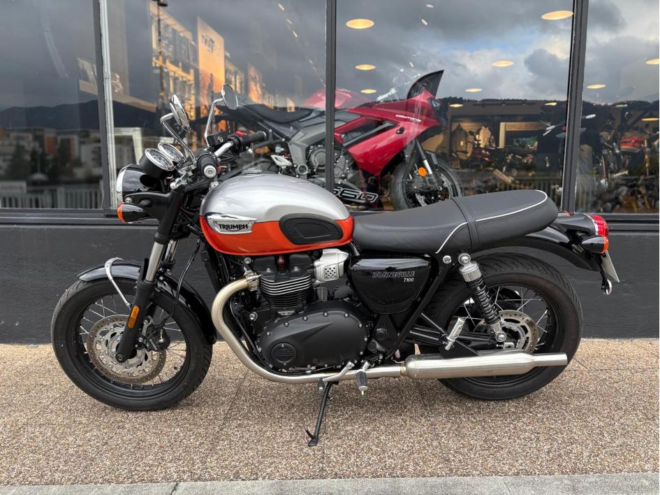 TRIUMPH Bonneville T100 A2