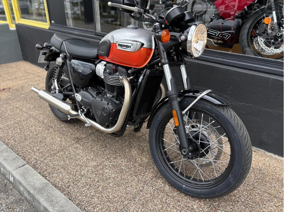 TRIUMPH Bonneville T100 A2