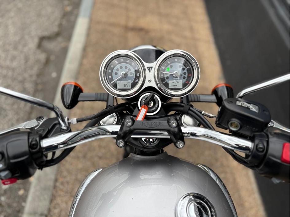 TRIUMPH Bonneville T100 A2