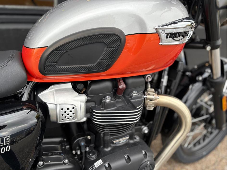 TRIUMPH Bonneville T100 A2
