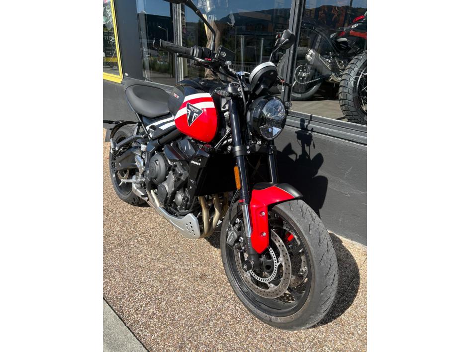 TRIUMPH TRIDENT 660 A2