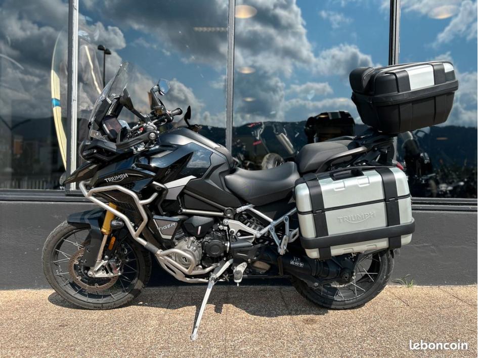 TRIUMPH TIGER 1200 RALLY EXPLORER