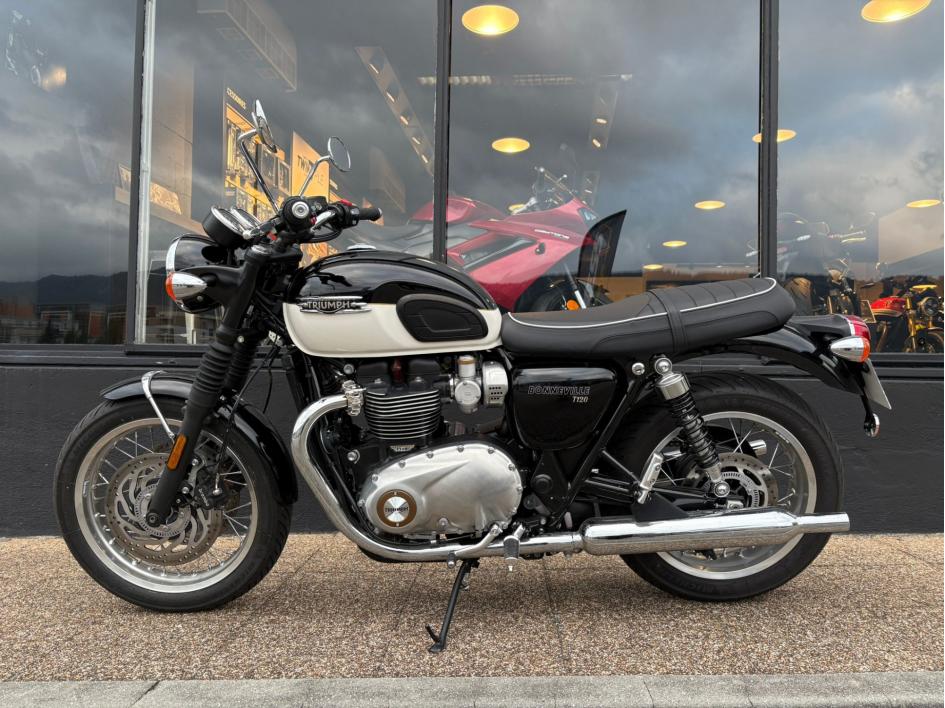 TRIUMPH BONNEVILLE T120