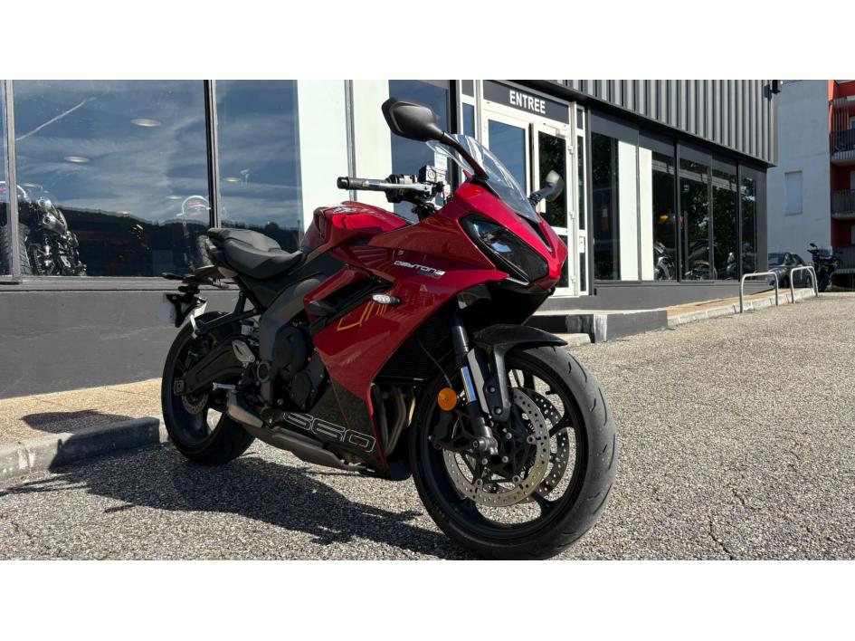 TRIUMPH DAYTONA 660 A2