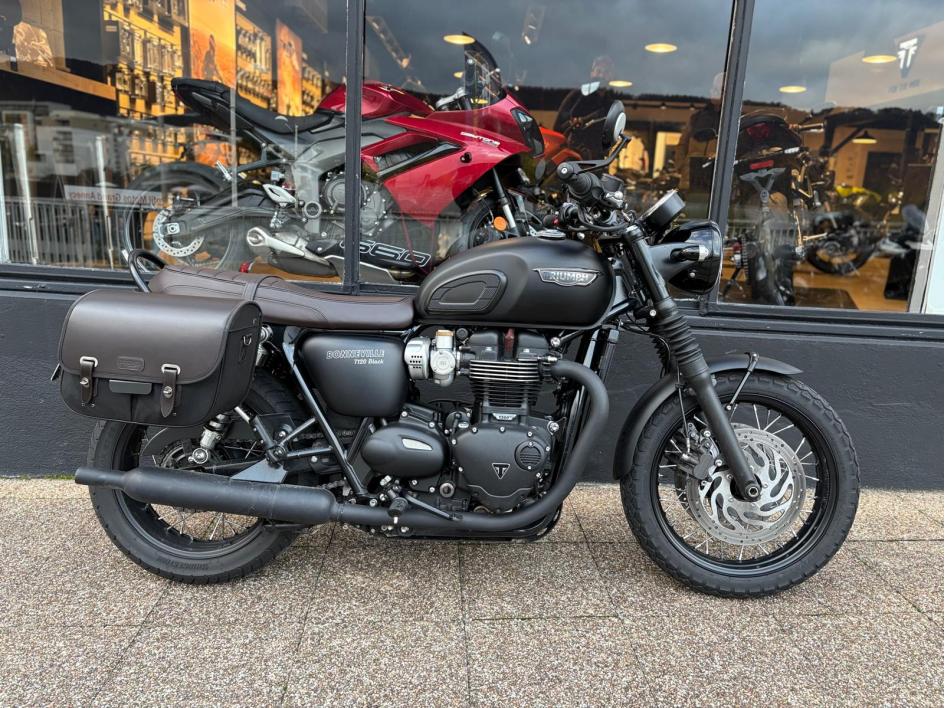 TRIUMPH Bonneville T120 Black
