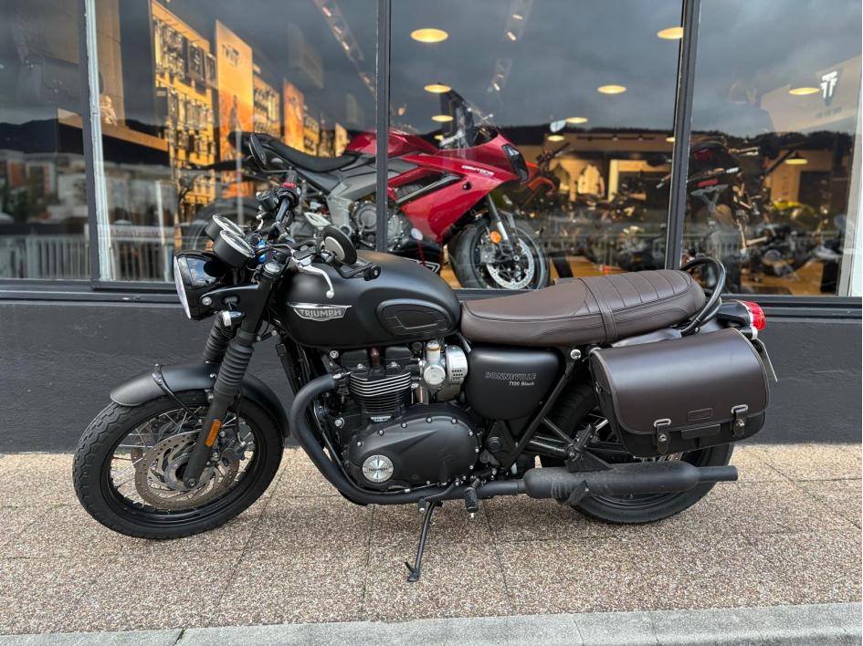 TRIUMPH Bonneville T120 Black