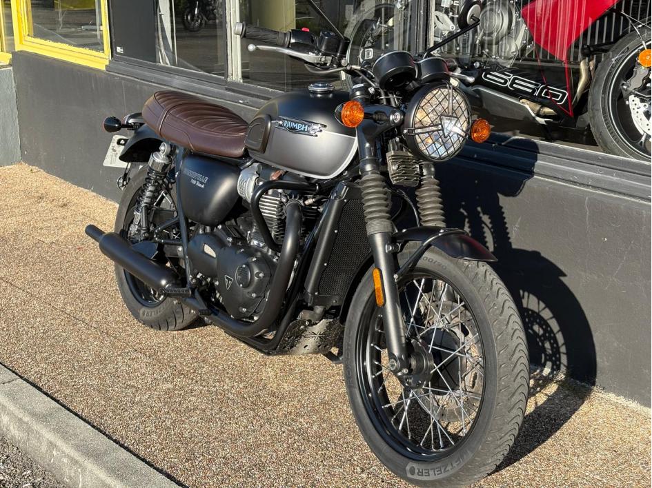 TRIUMPH BONNEVILLE BLACK T100 bridée A2